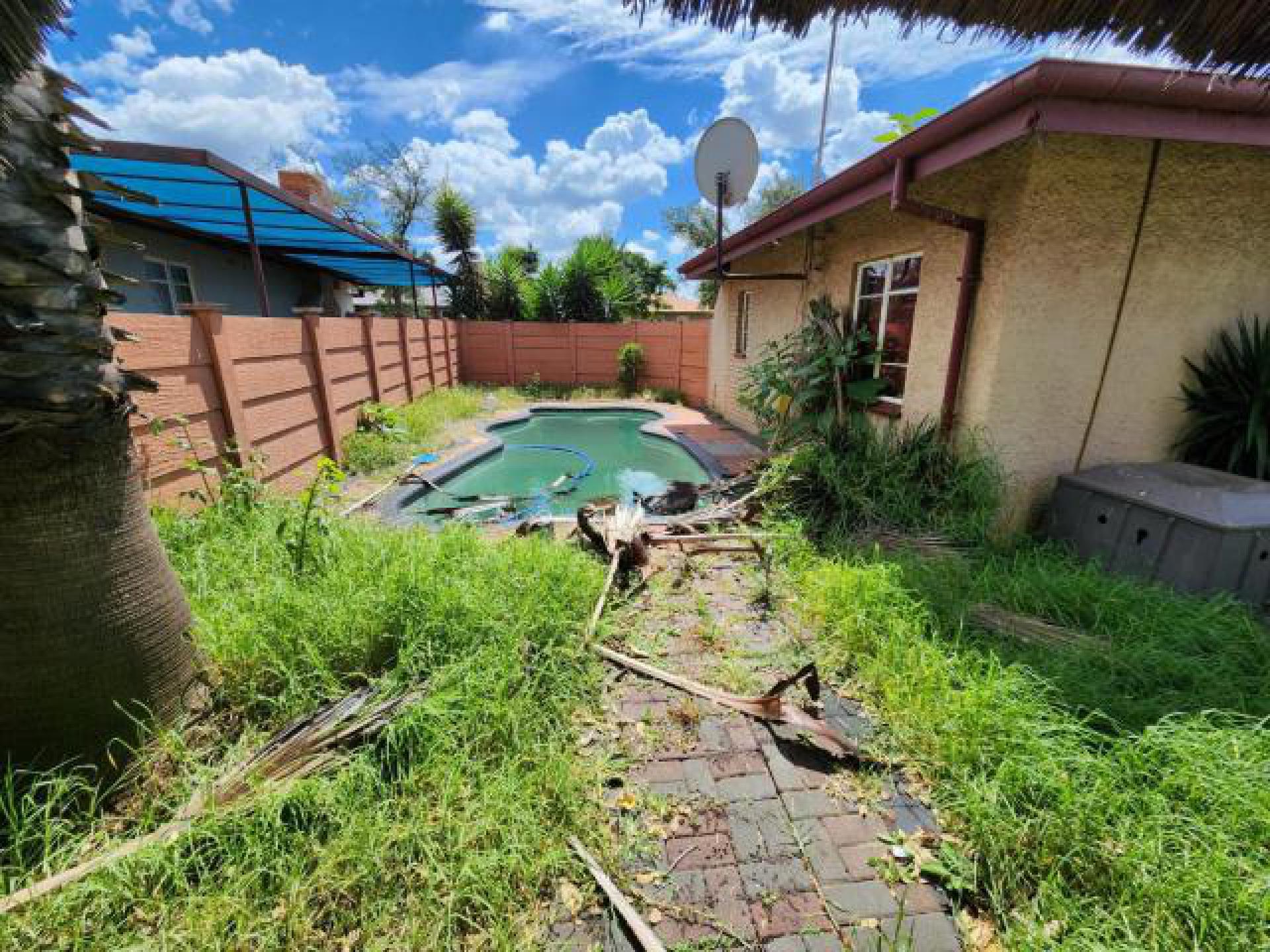 Backyard of property in Vanderbijlpark