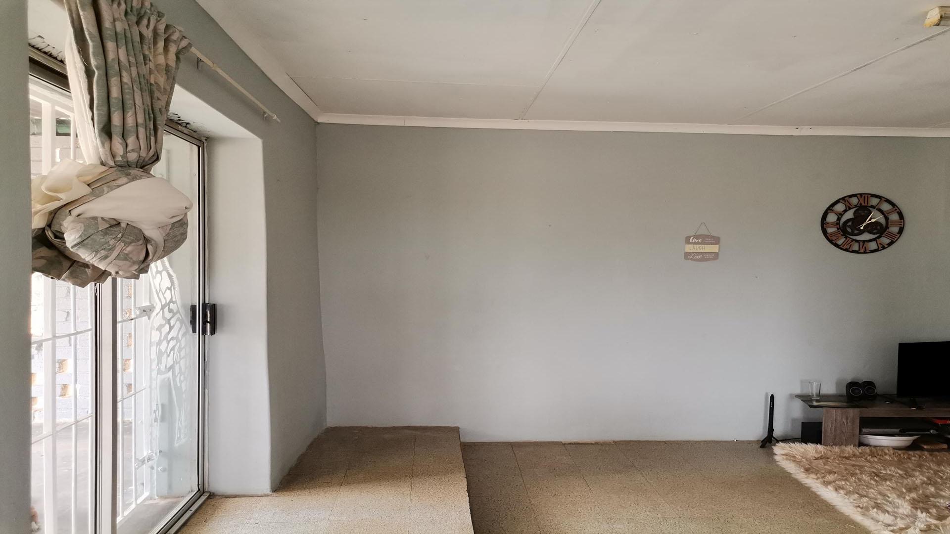 Lounges of property in Koppies