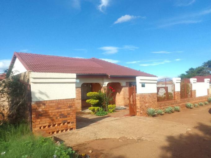 5 Bedroom House for Sale For Sale in Lebowakgomo - MR558588