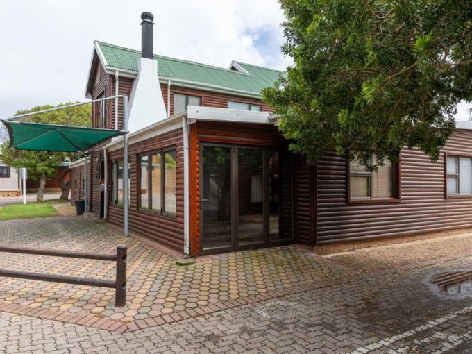 5 Bedroom House for Sale For Sale in Hartenbos MR558598