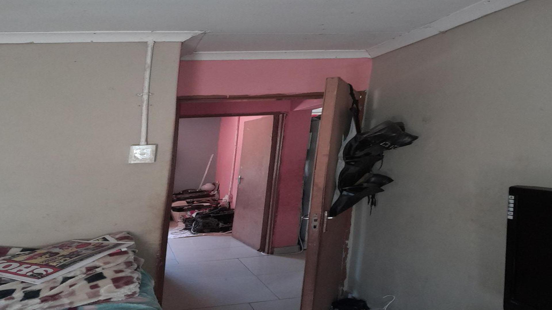 Bed Room 1 of property in Orange farm