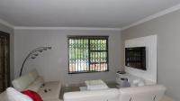 Lounges - 17 square meters of property in Amandasig