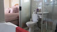 Main Bathroom - 5 square meters of property in Corlett Gardens