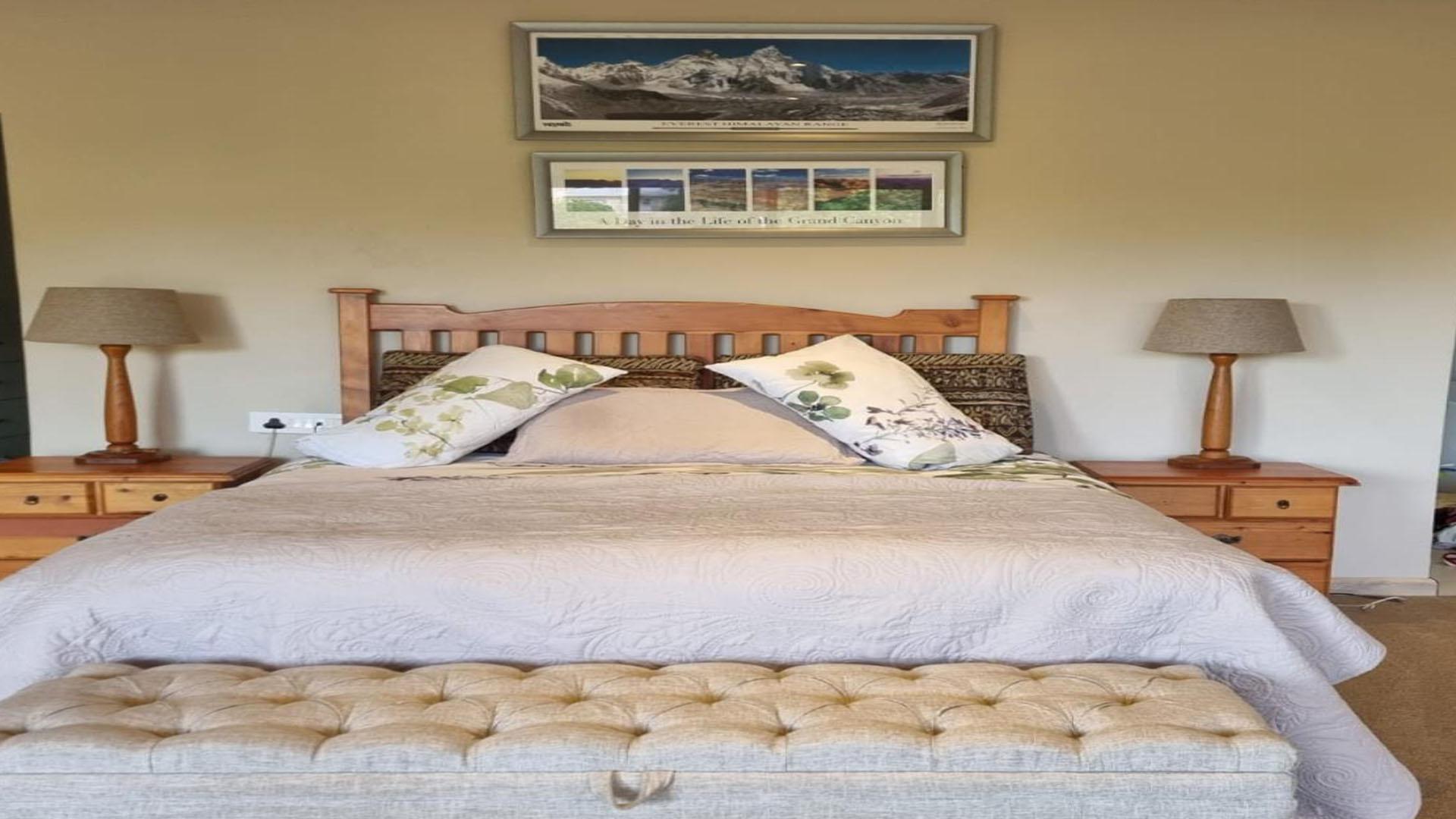 Main Bedroom - 48 square meters of property in La Lucia