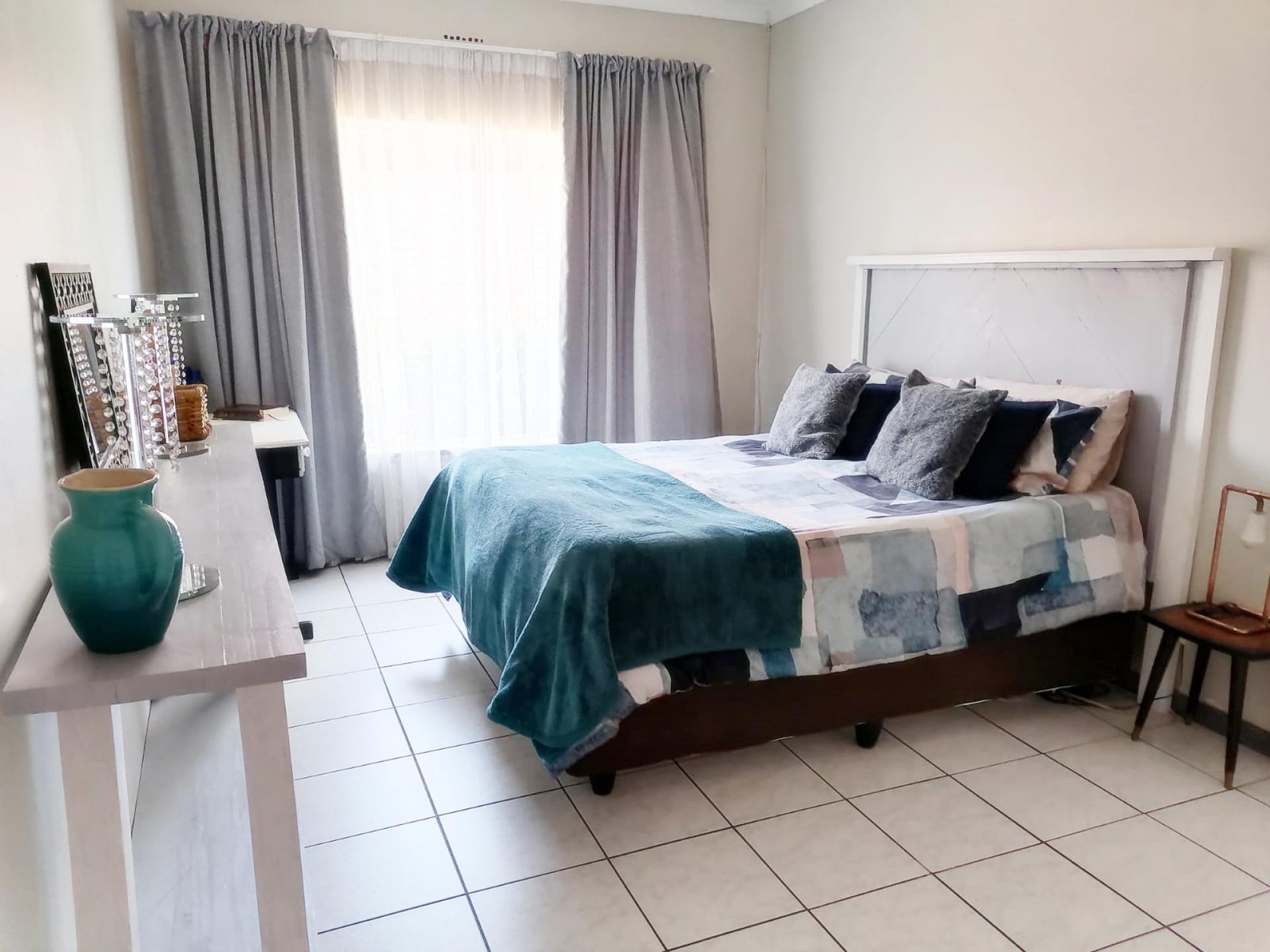 3 Bedroom House for Sale For Sale in Hazeldene MR559575