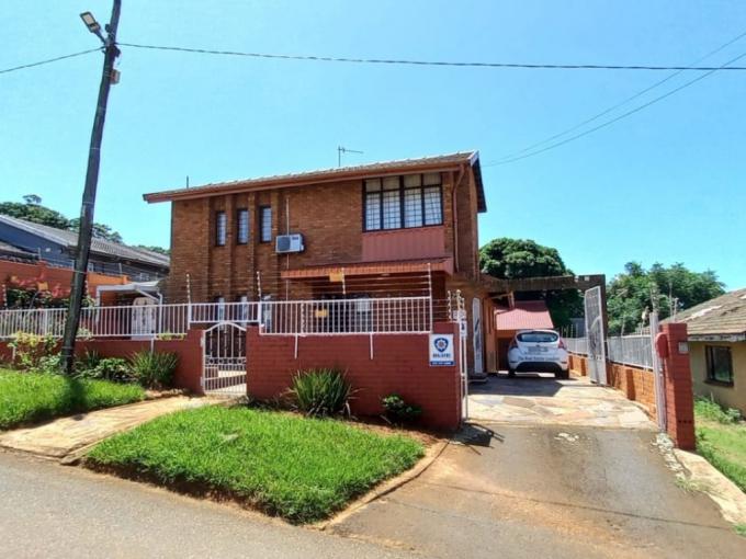 4 Bedroom House for Sale For Sale in Mobeni East - MR559620