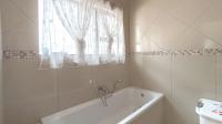 Bathroom 1 - 12 square meters of property in Montana Tuine