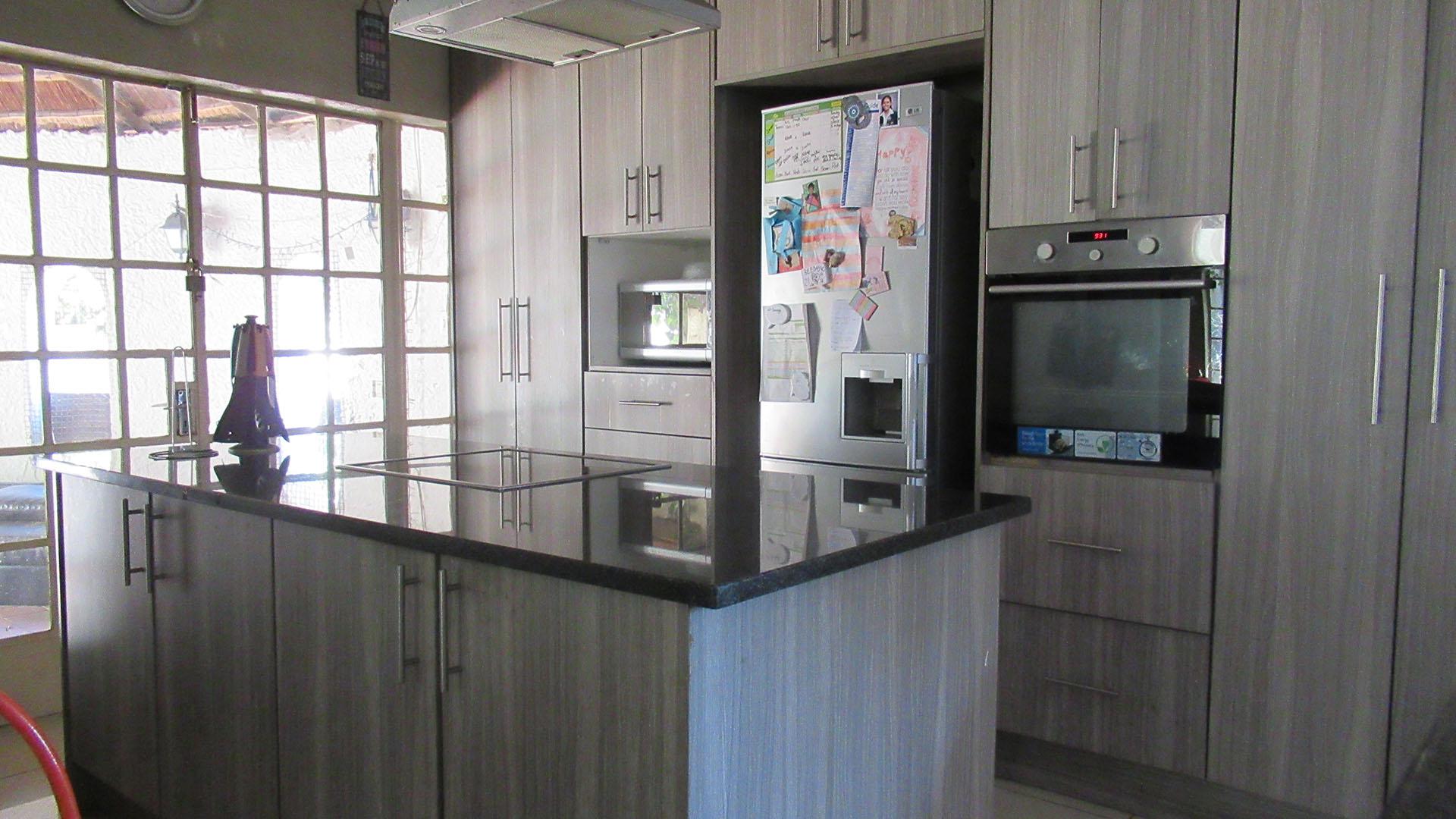 Kitchen - 32 square meters of property in Croydon