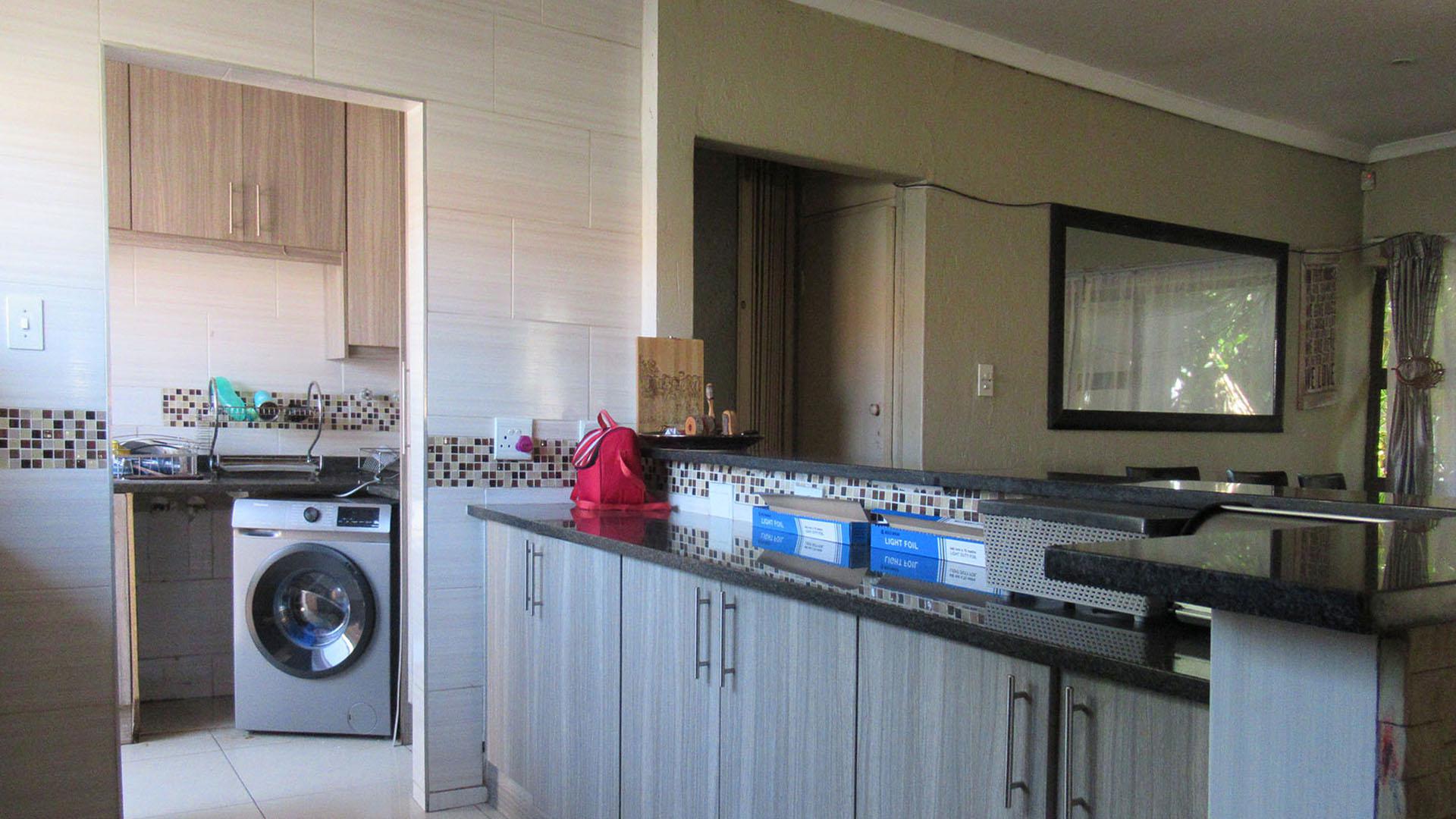 Kitchen - 32 square meters of property in Croydon