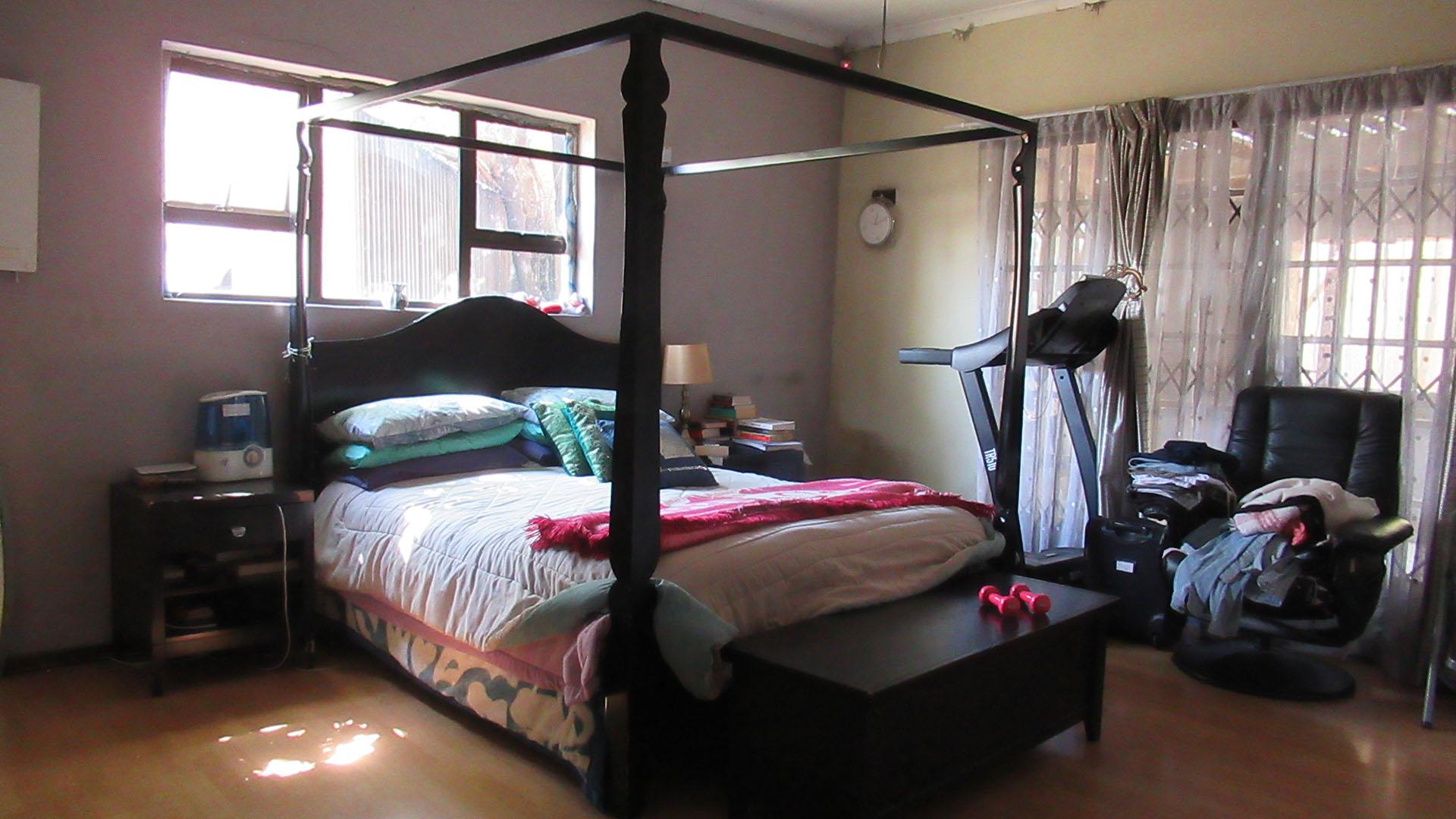 Main Bedroom - 22 square meters of property in Croydon