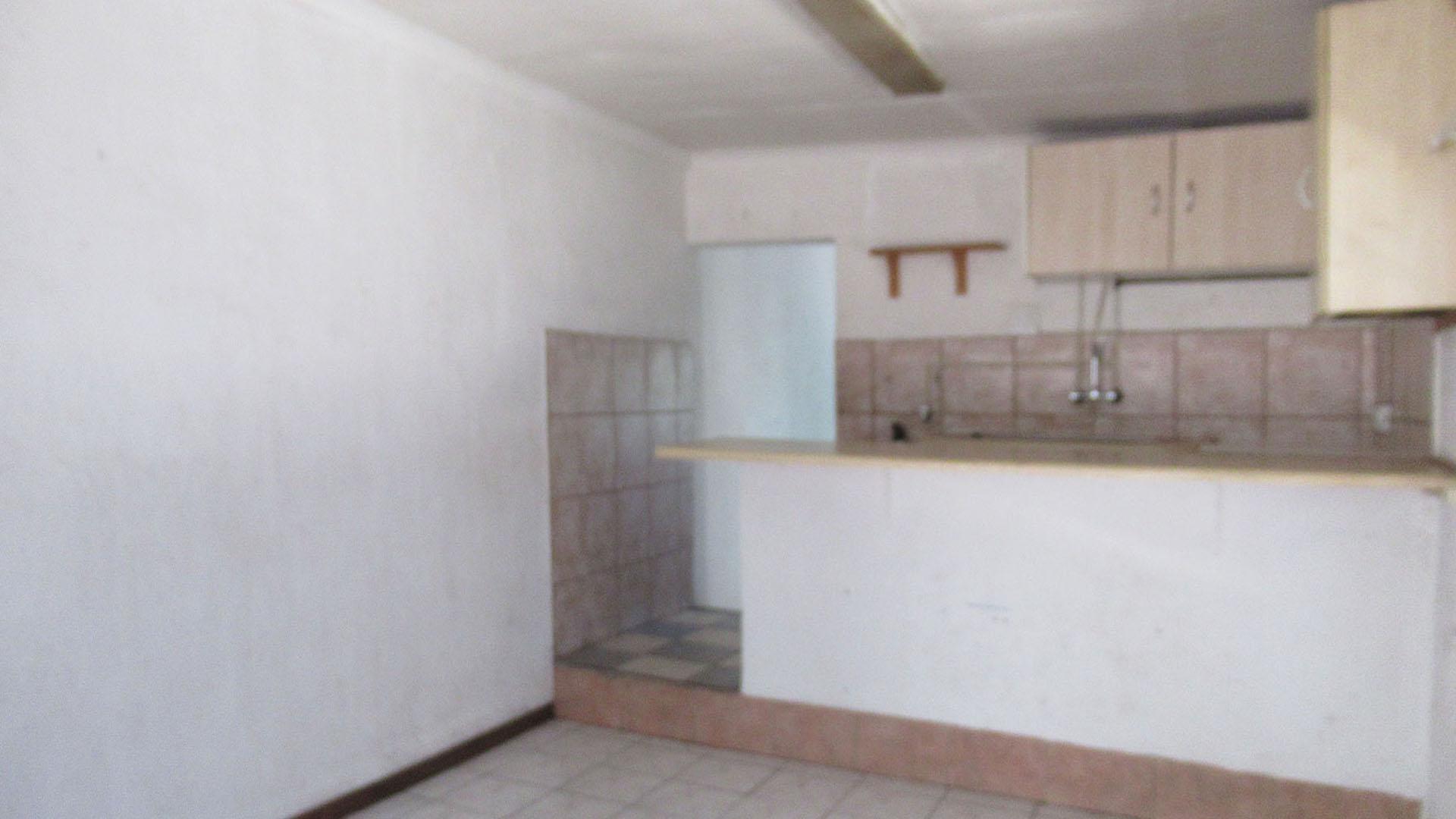 Lounges - 37 square meters of property in Croydon