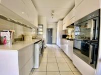 Kitchen - 13 square meters of property in Oakdene