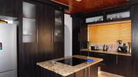 Kitchen - 20 square meters of property in Theresapark