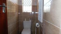 Bathroom 1 - 9 square meters of property in Theresapark