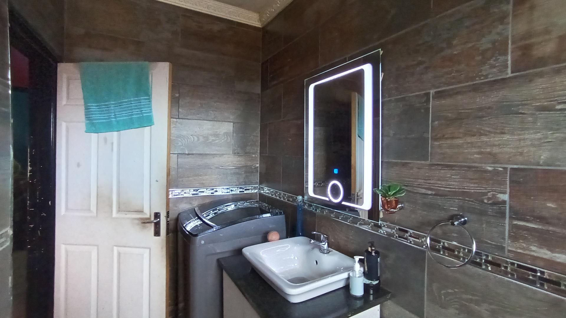 Bathroom 1 - 6 square meters of property in Northdale (PMB)