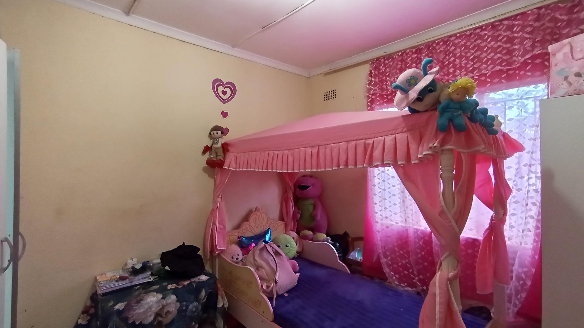 Main Bedroom - 13 square meters of property in Northdale (PMB)