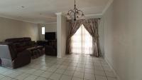Dining Room - 13 square meters of property in Faerie Glen