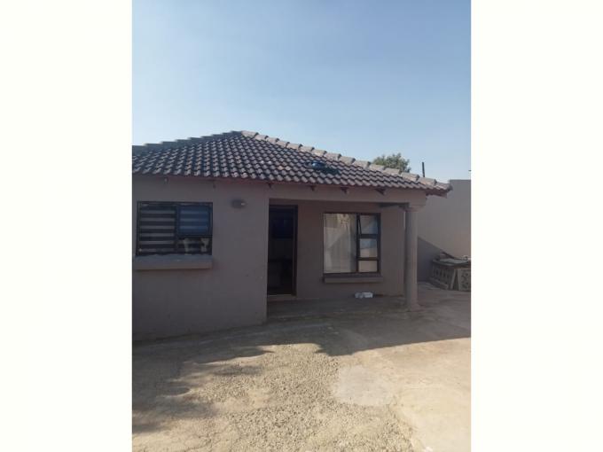 3 Bedroom House for Sale For Sale in Pimville Zone 5 - MR559934