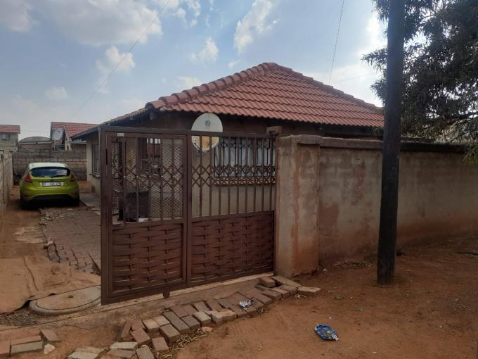 3 Bedroom House for Sale For Sale in Dobsonville Gardens M
