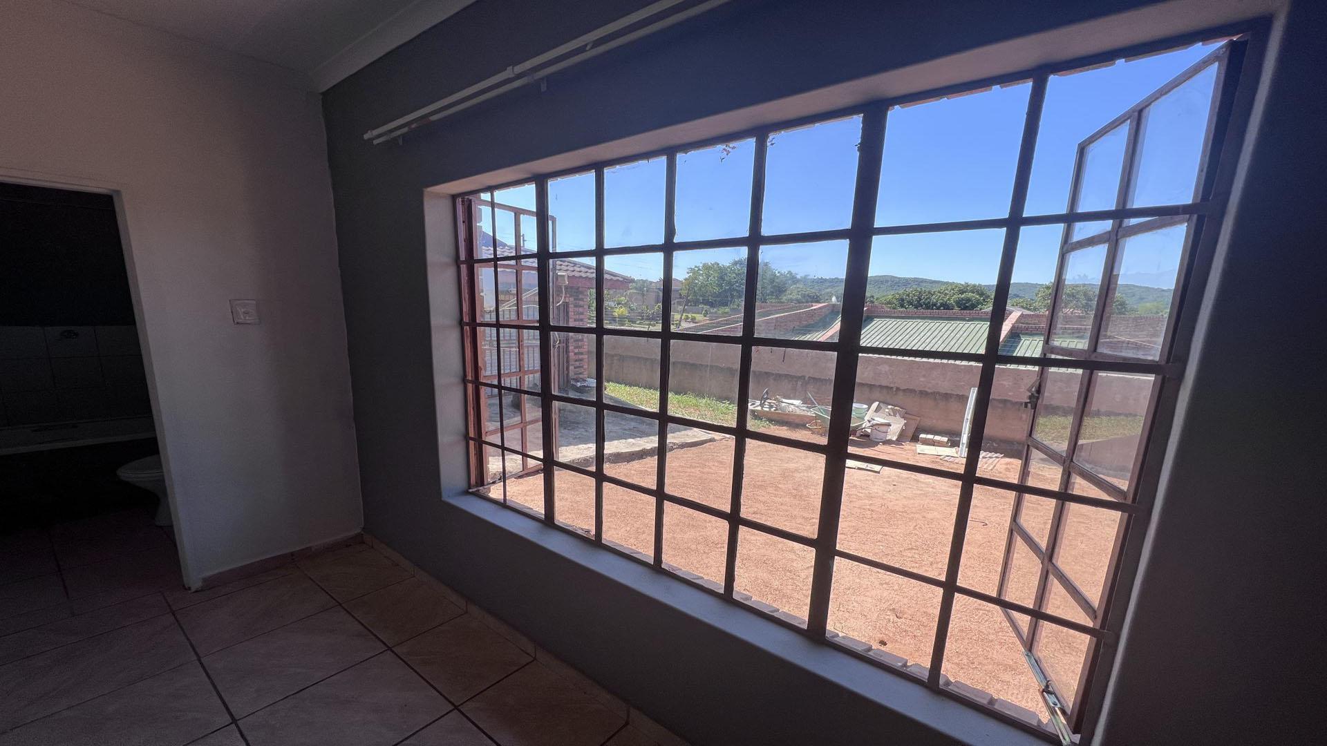 Bed Room 1 of property in Hazyview