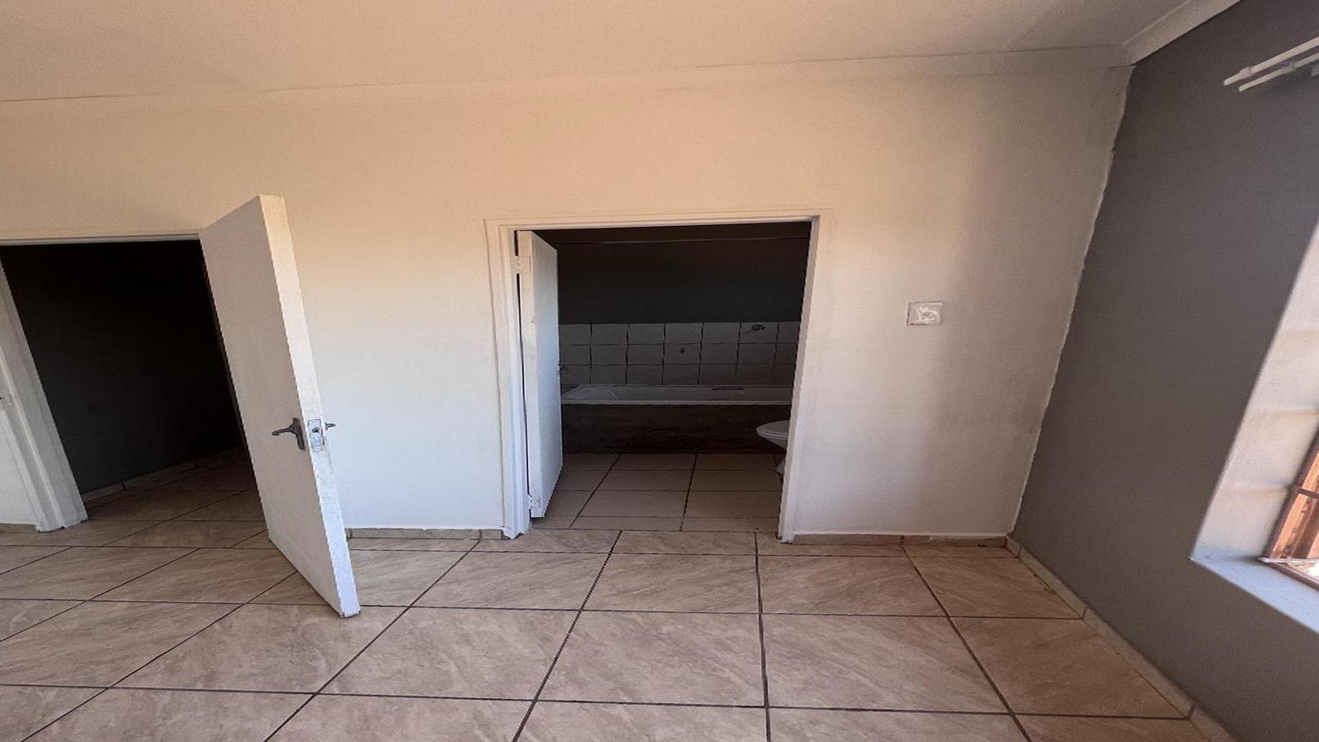 Bed Room 1 of property in Hazyview