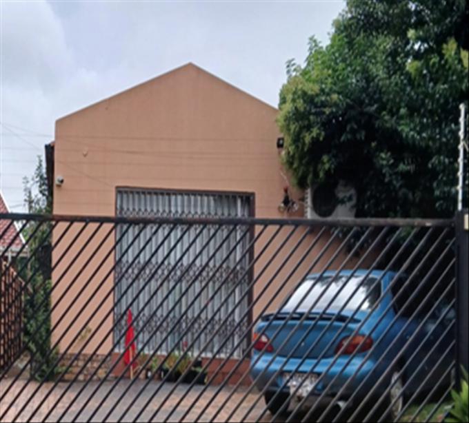 Standard Bank SIE Sale In Execution 4 Bedroom House for Sale in Brackendowns - MR560199