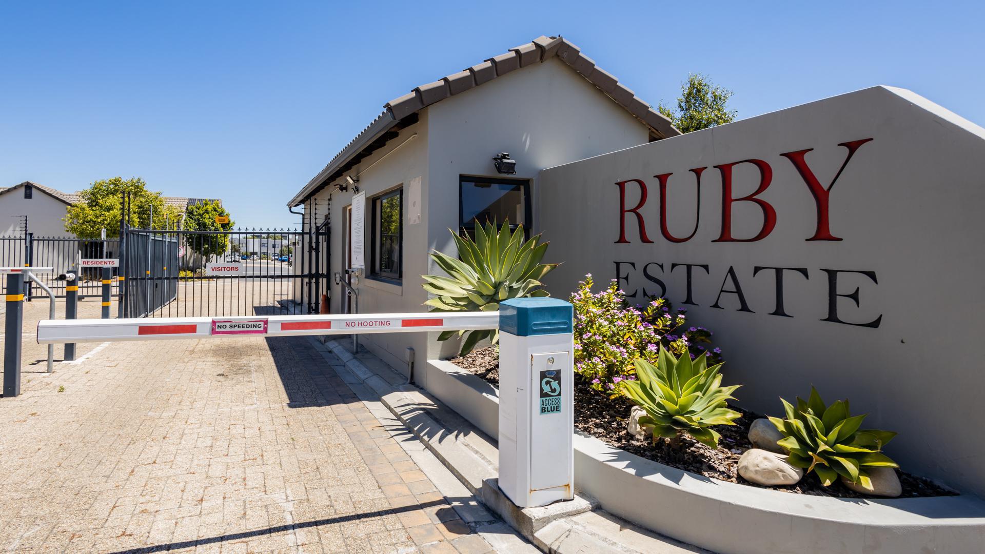 Front View of property in Burgundy Estate