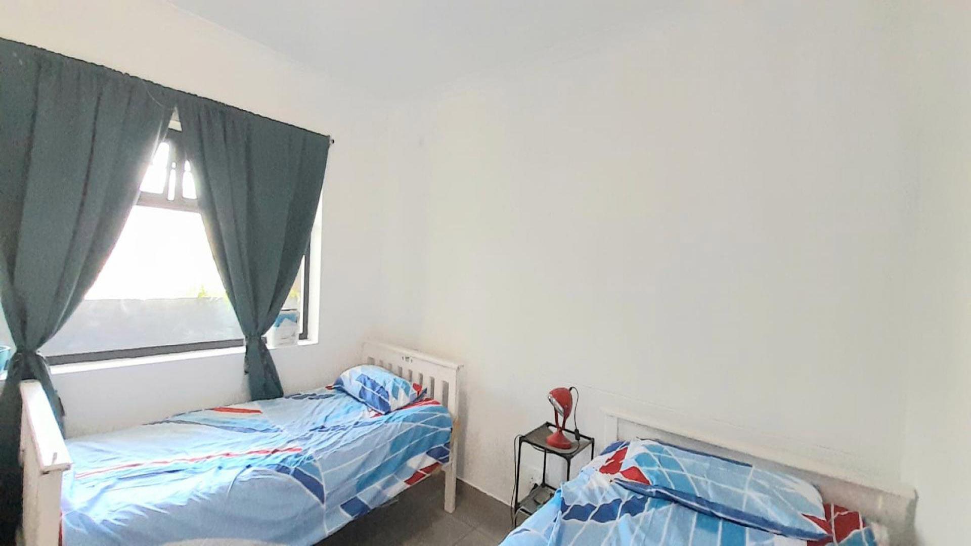 Bed Room 1 - 12 square meters of property in Burgundy Estate