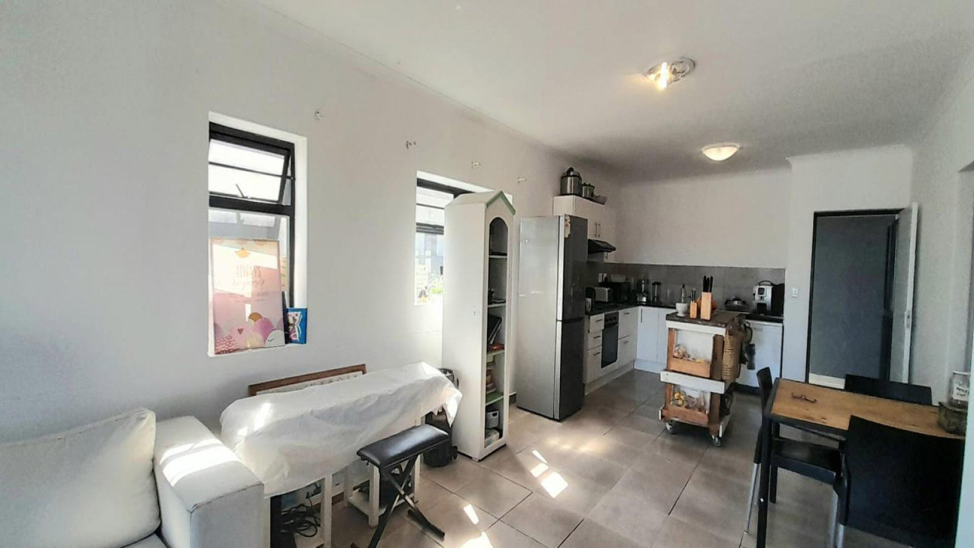 Dining Room - 10 square meters of property in Burgundy Estate