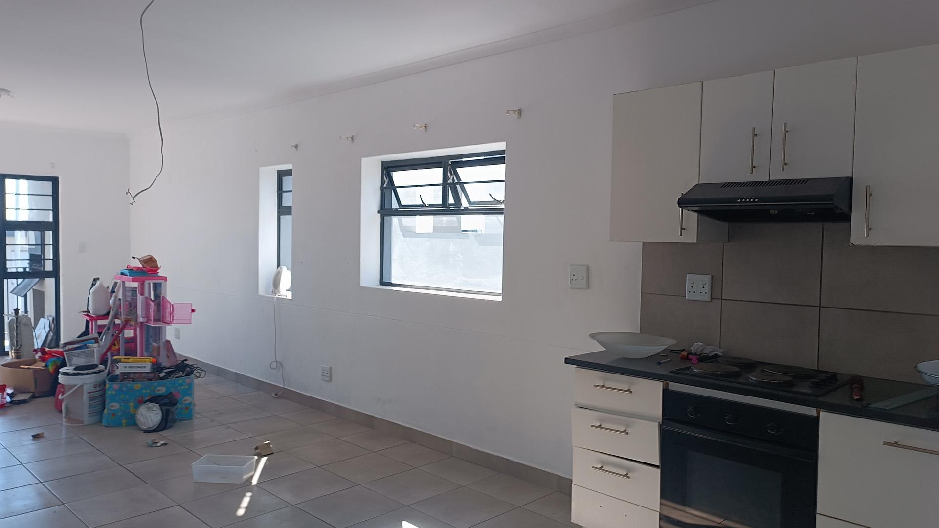 Lounges - 15 square meters of property in Burgundy Estate