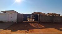 Front View of property in Dawn Park