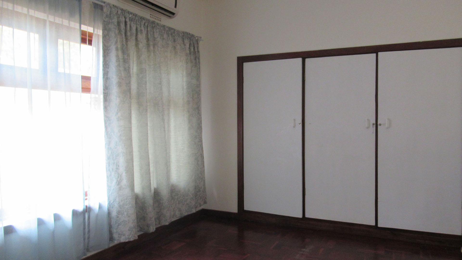 Bed Room 2 - 19 square meters of property in Highlands North