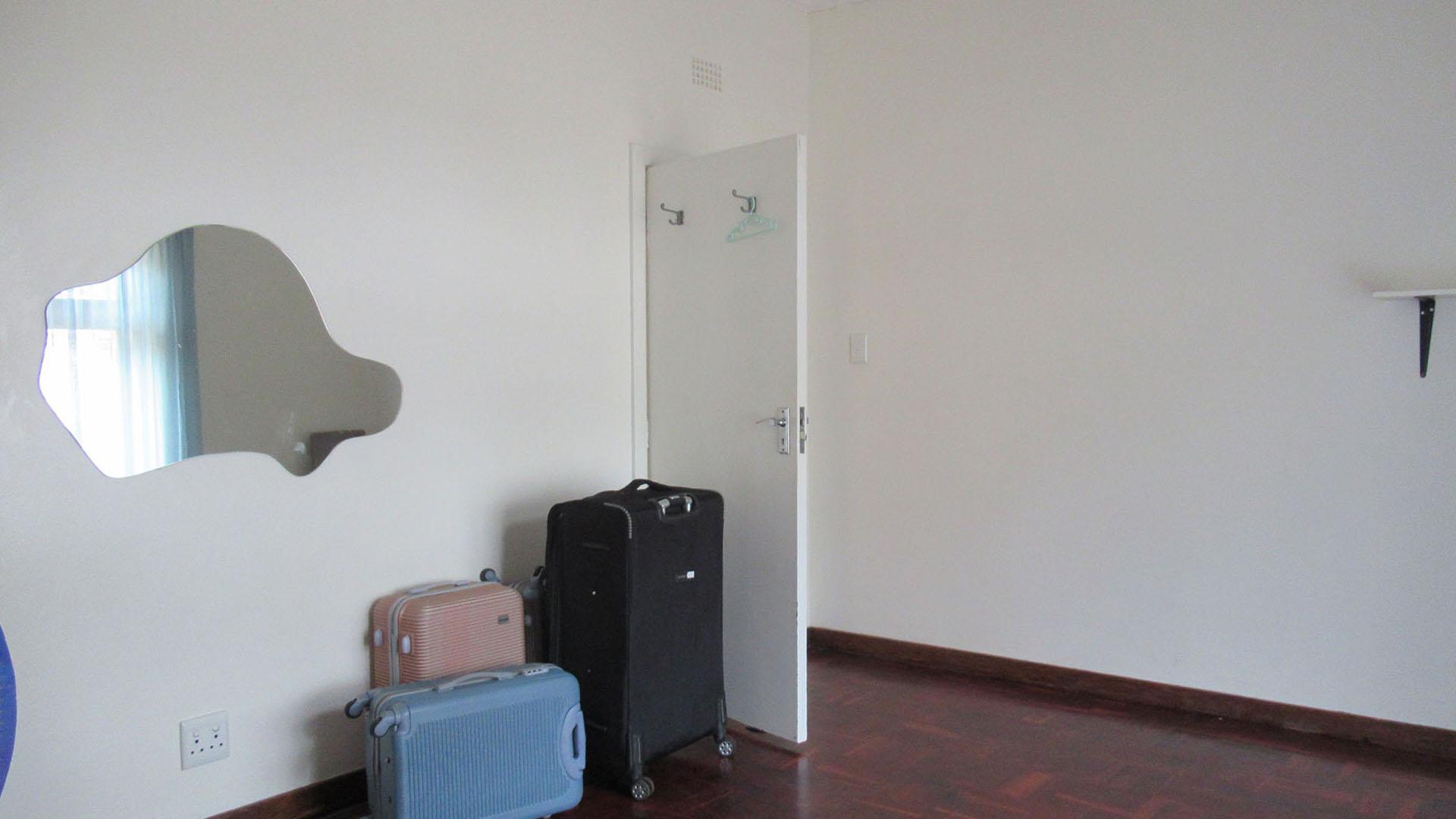 Bed Room 2 - 19 square meters of property in Highlands North