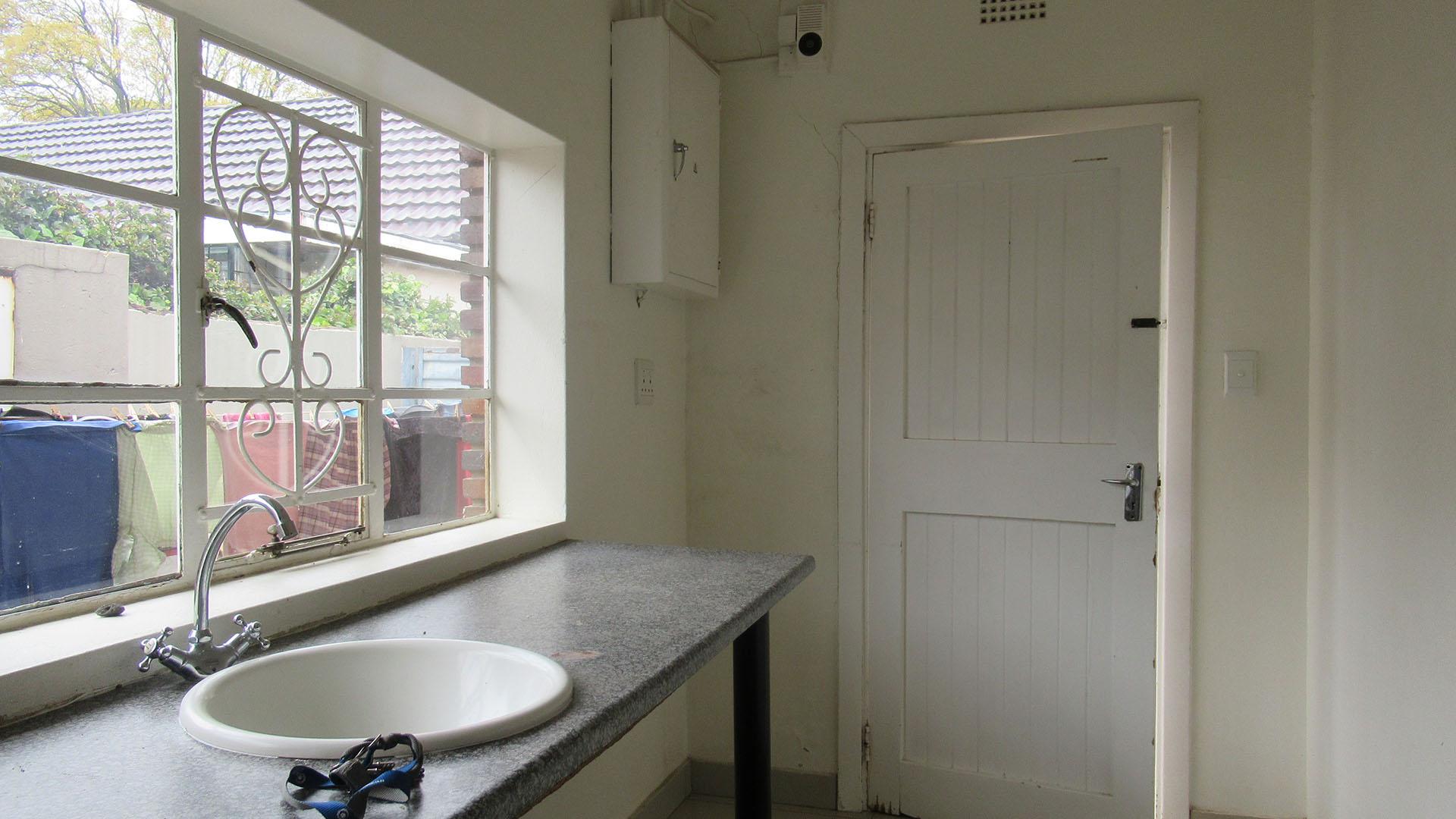 Kitchen - 22 square meters of property in Highlands North