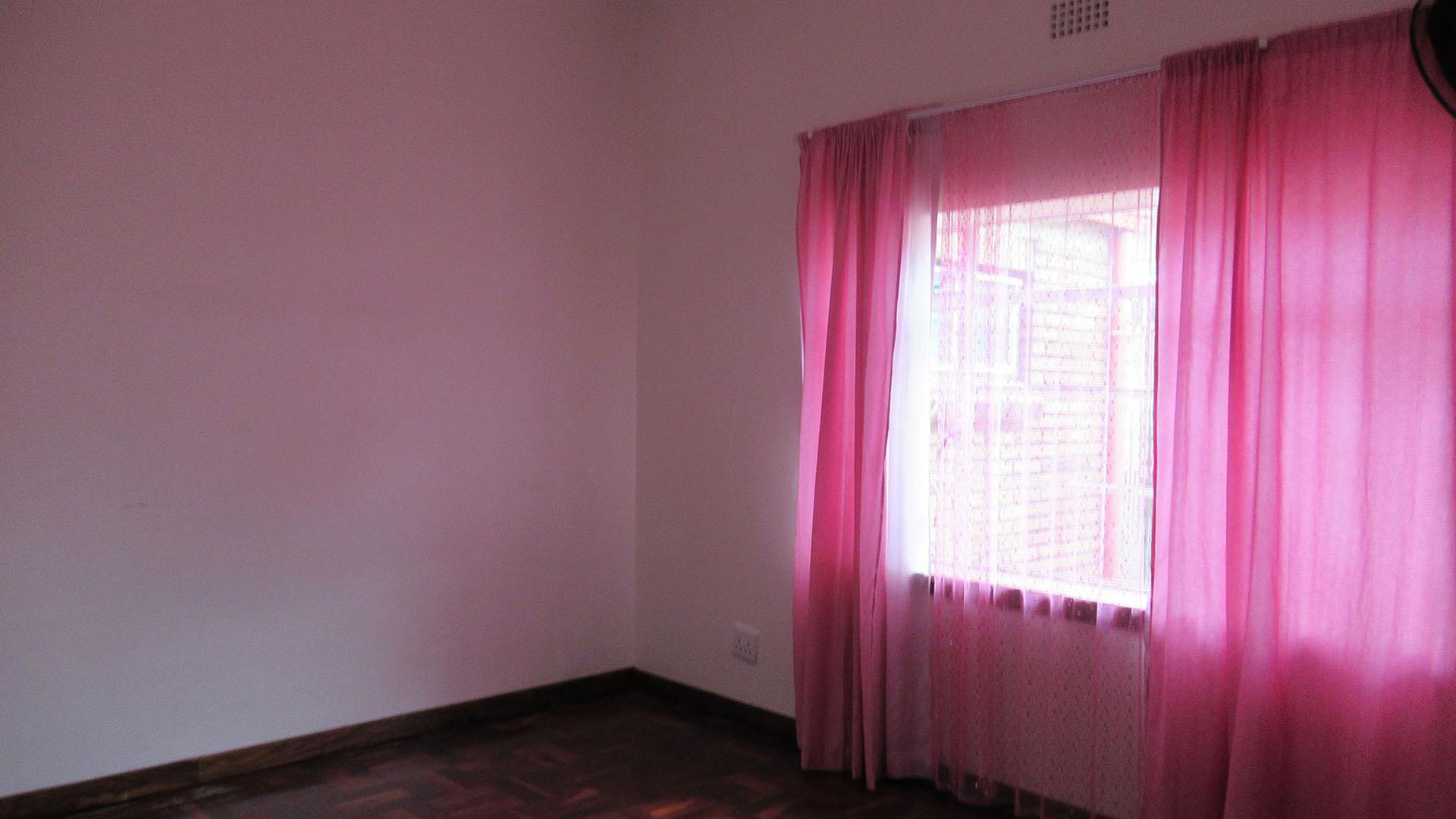 Bed Room 3 - 12 square meters of property in Highlands North