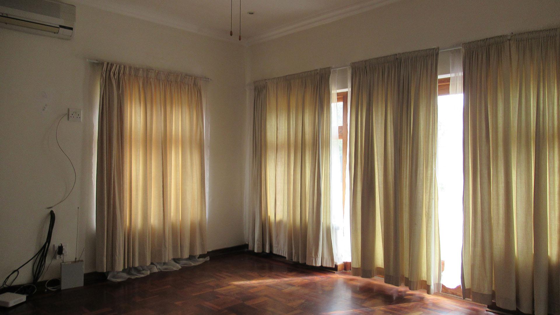 Main Bedroom - 32 square meters of property in Highlands North