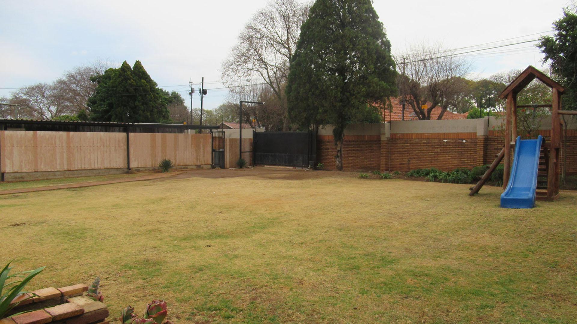 Front View of property in Highlands North