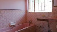 Main Bedroom - 24 square meters of property in The Orchards