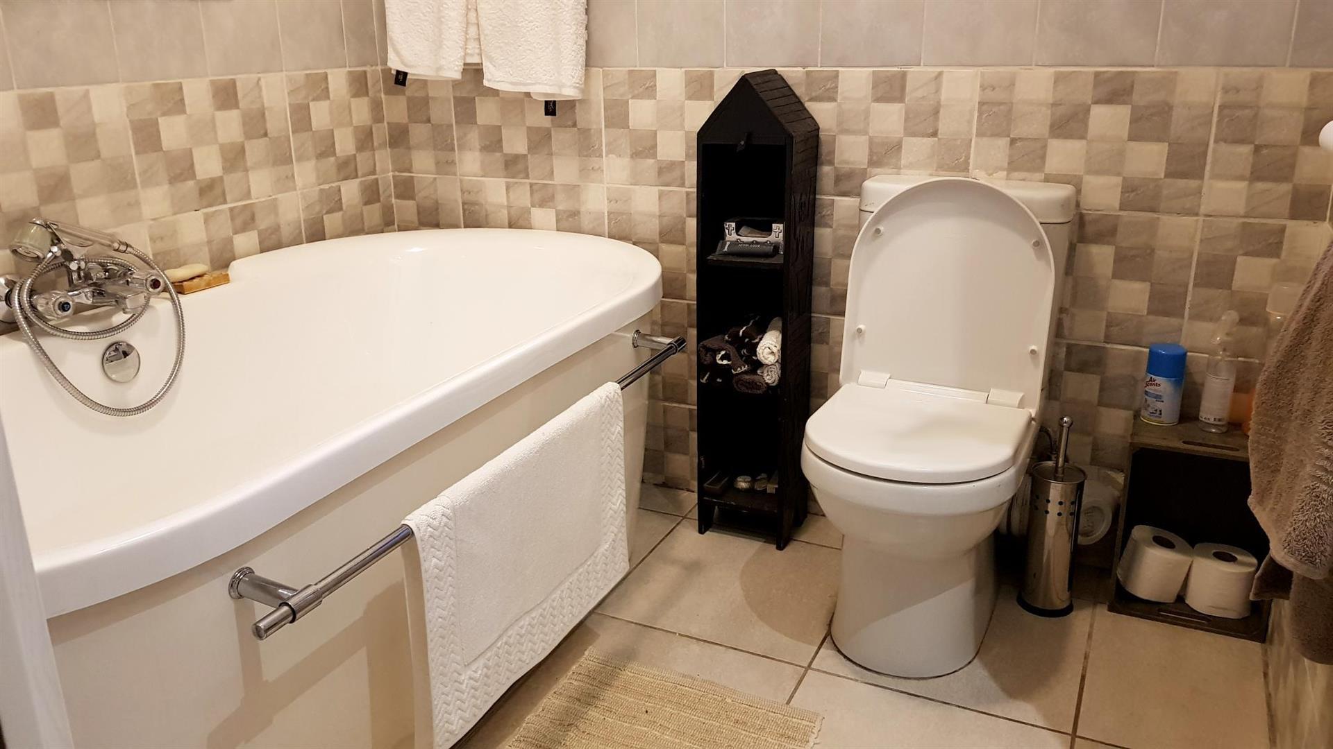 Bathroom 1 of property in Montgomery Park