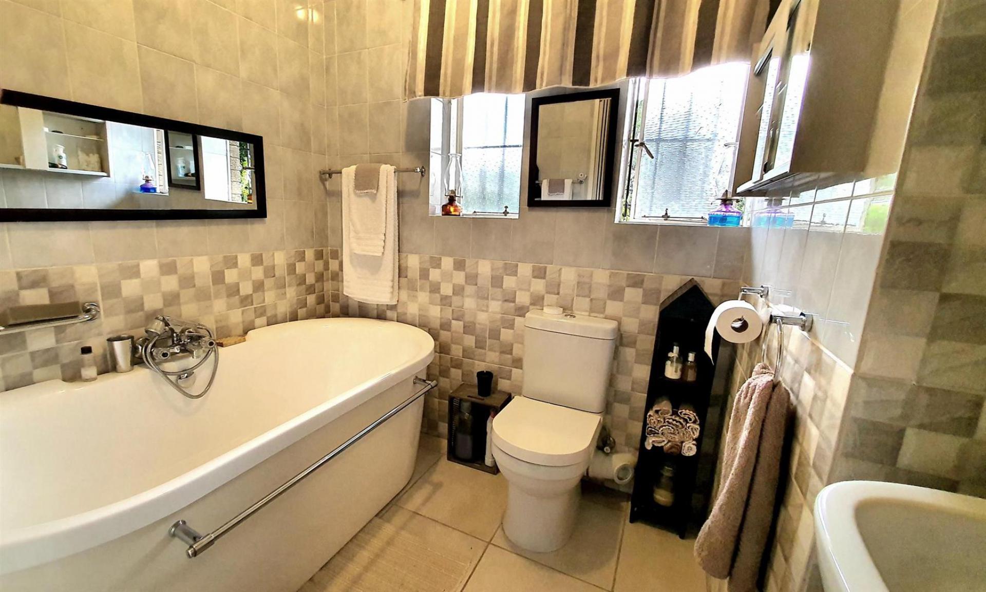 Bathroom 2 of property in Montgomery Park