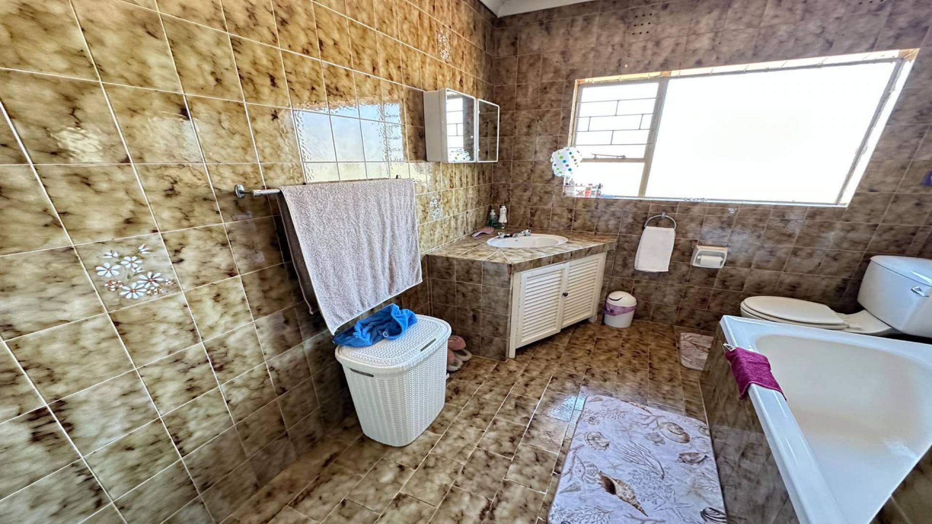 Bathroom 1 of property in Braamfontein