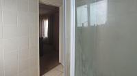 Main Bathroom - 6 square meters of property in Mondeor