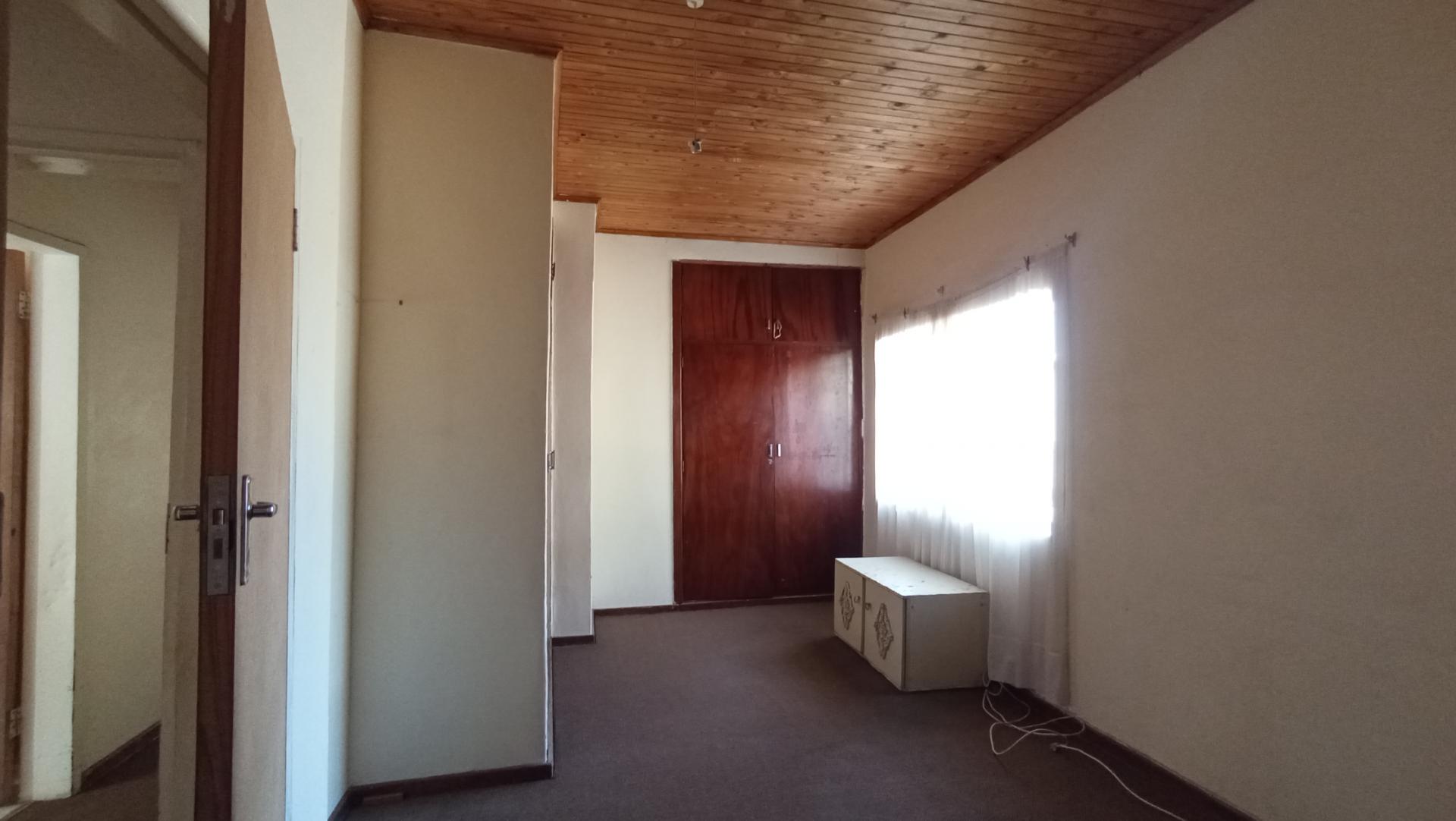 Bed Room 2 - 40 square meters of property in Pretoria Rural