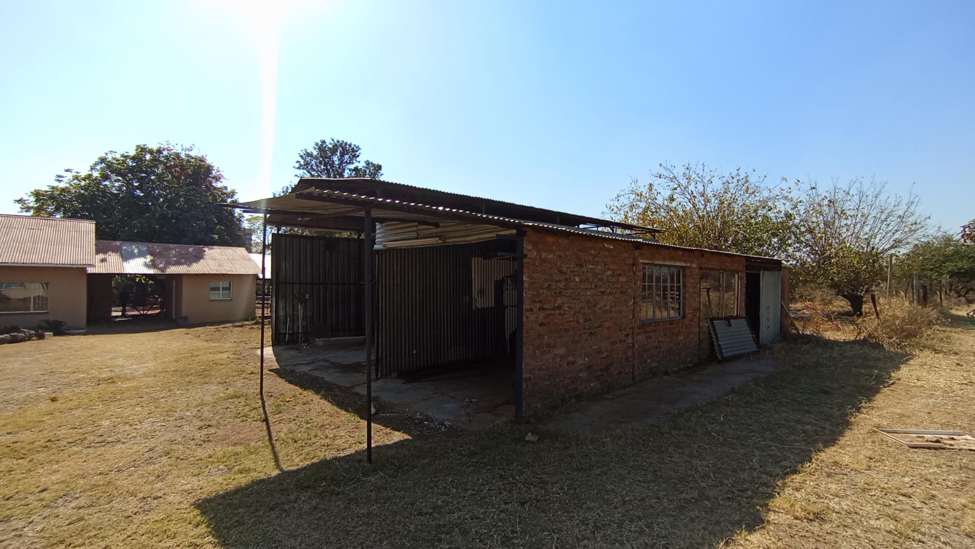 Spaces - 193 square meters of property in Pretoria Rural