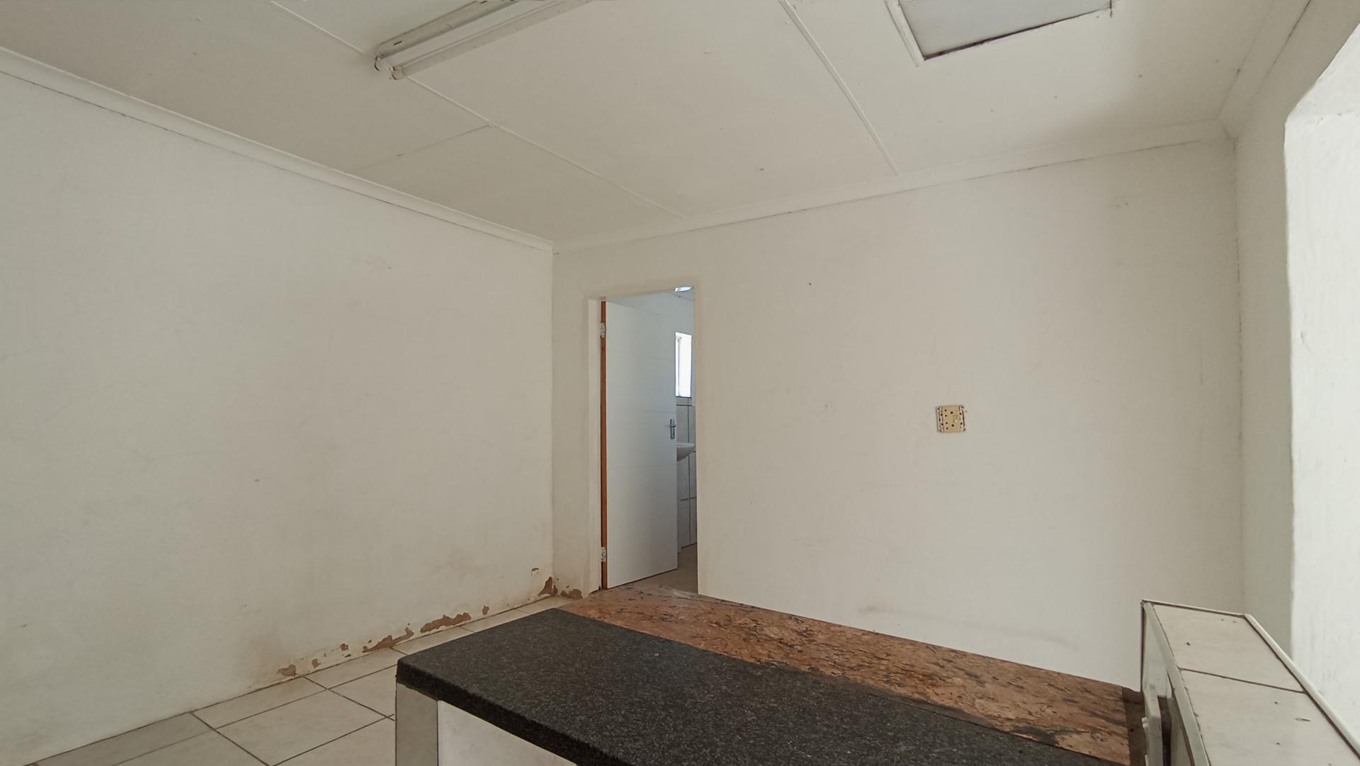 Rooms - 300 square meters of property in Pretoria Rural