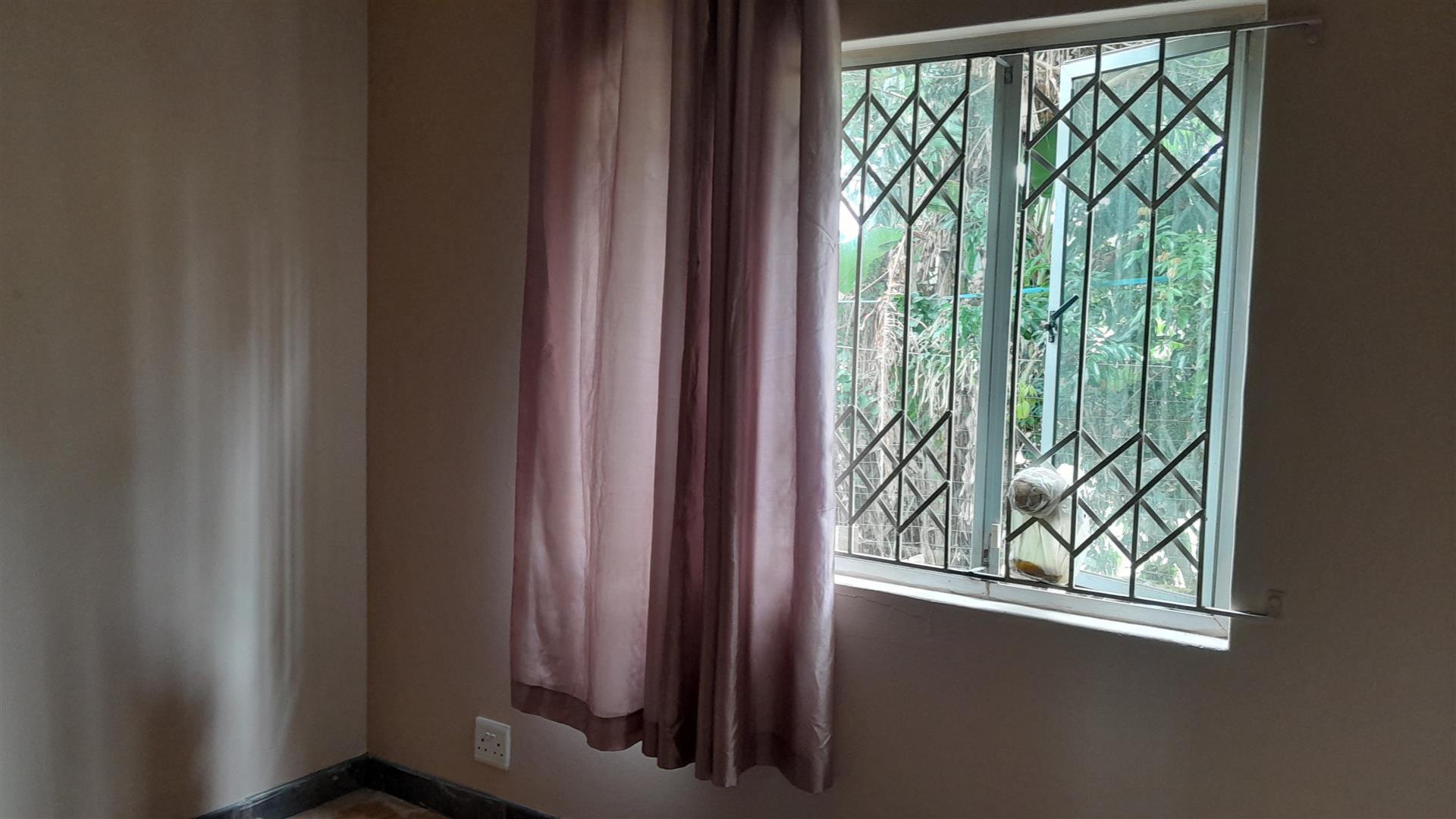 Bed Room 1 - 9 square meters of property in Bonela