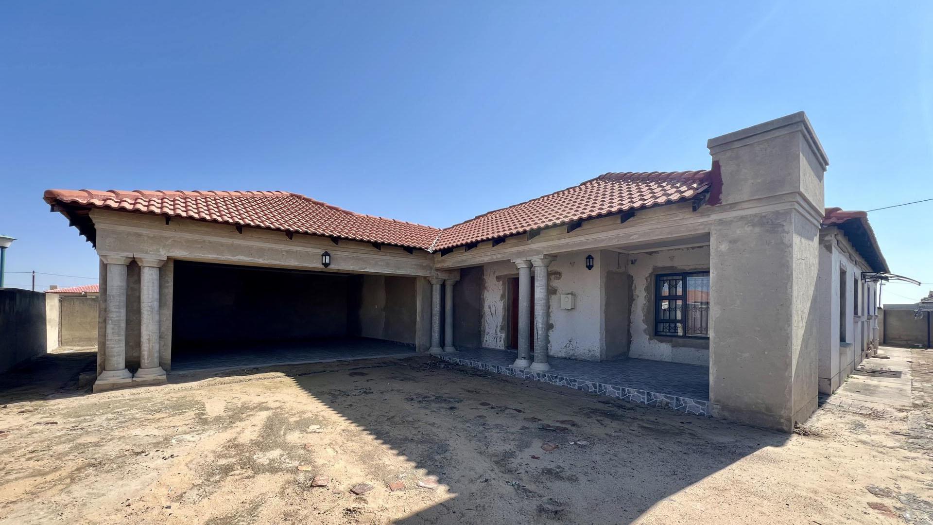 Front View of property in Ermelo