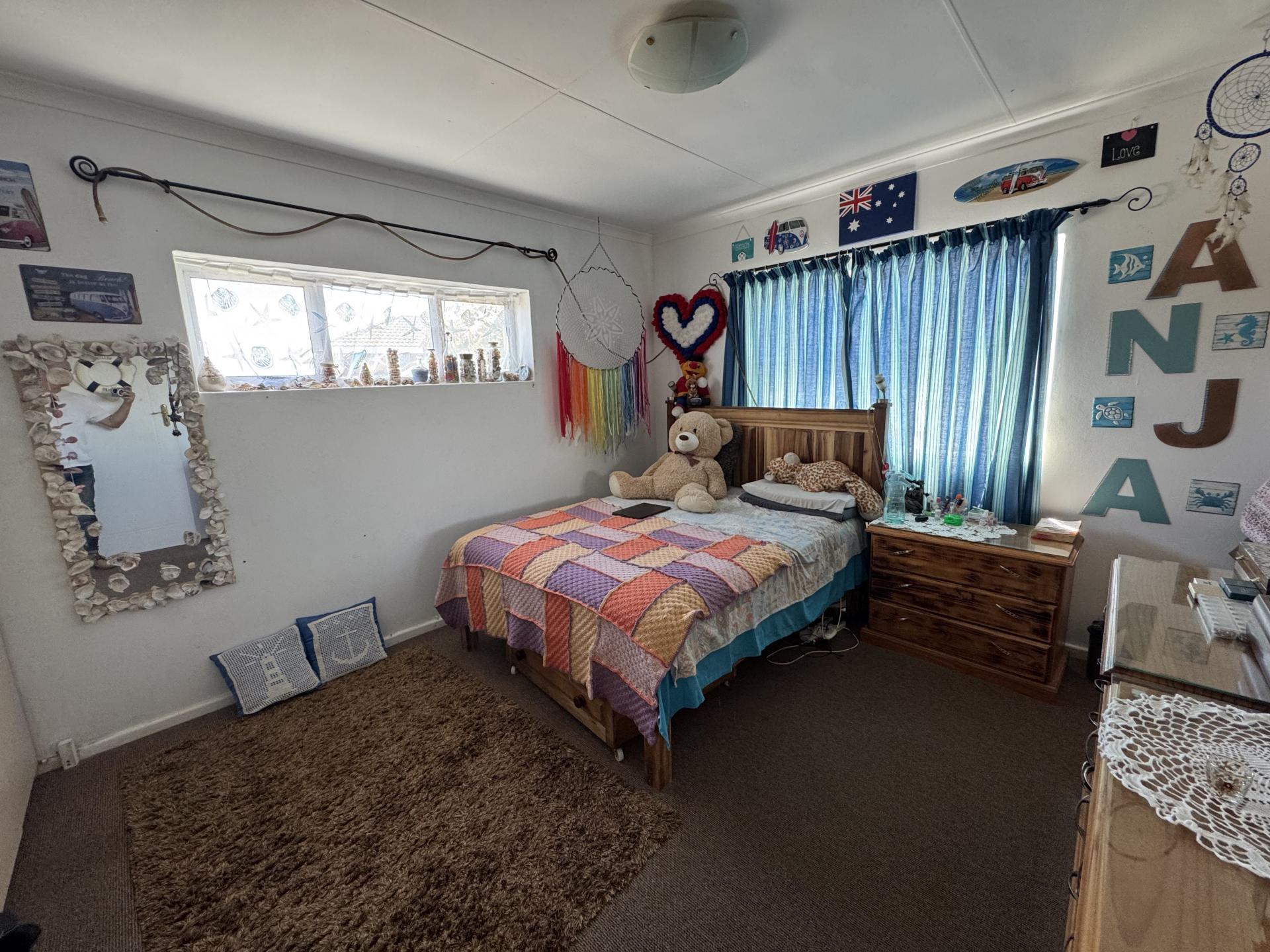 Bed Room 1 of property in Summerstrand