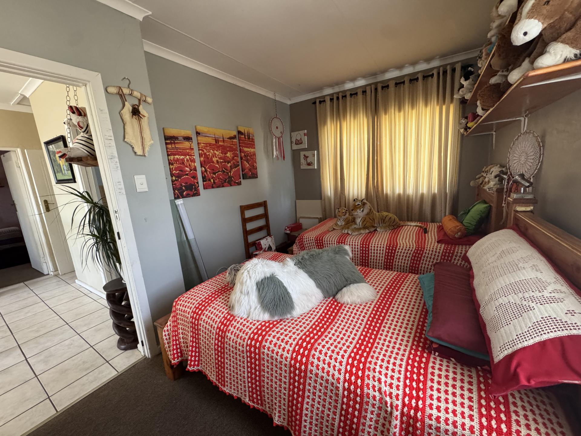 Bed Room 2 of property in Summerstrand