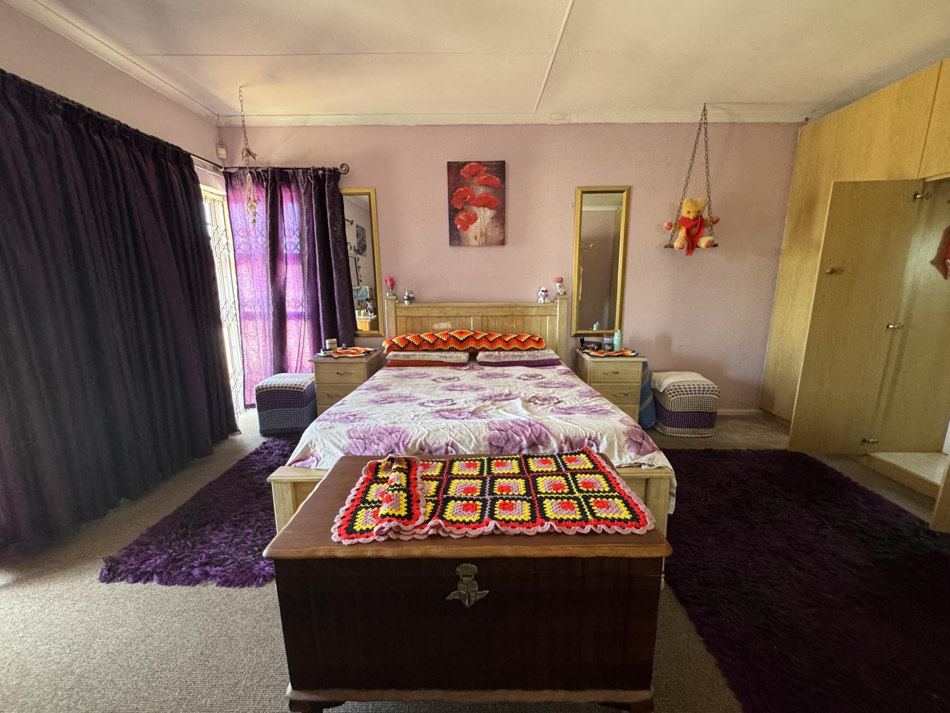 Bed Room 3 of property in Summerstrand